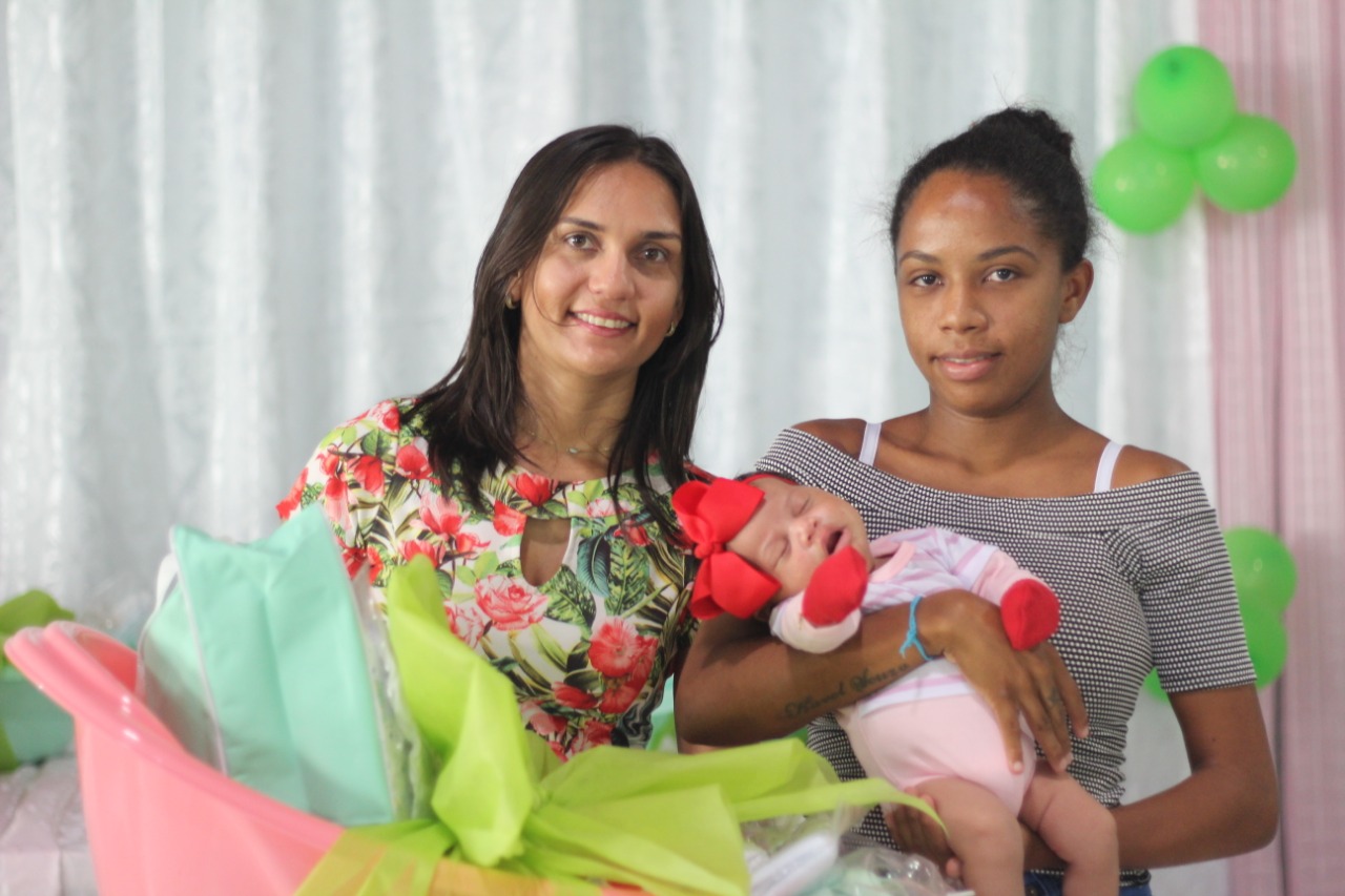 Grávidas recebem enxovais com a presença do prefeito João Luiz  - Imagem 5