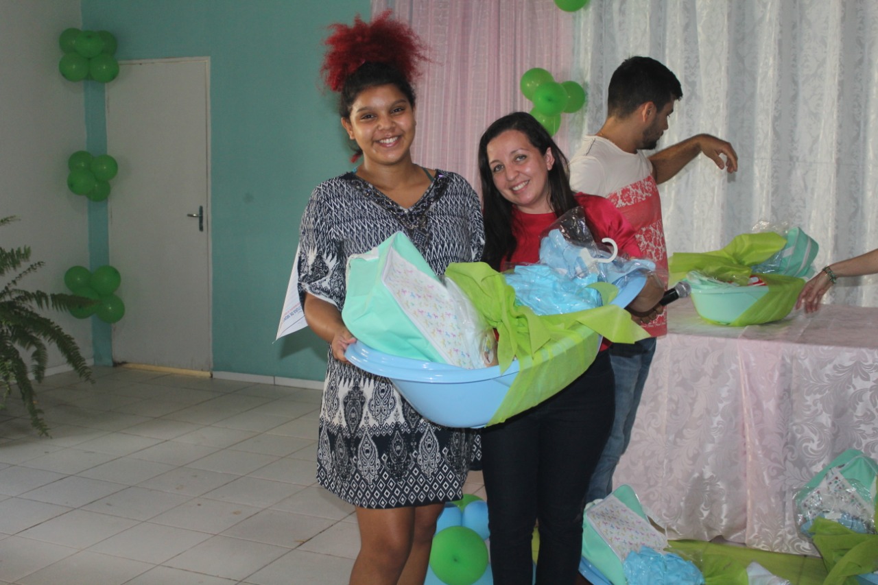 Grávidas recebem enxovais com a presença do prefeito João Luiz  - Imagem 8