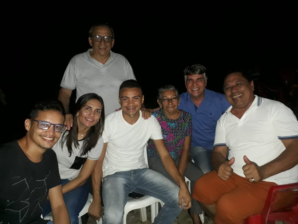 Morador faz festa para agradecer benefício para vereadora e prefeito  - Imagem 8