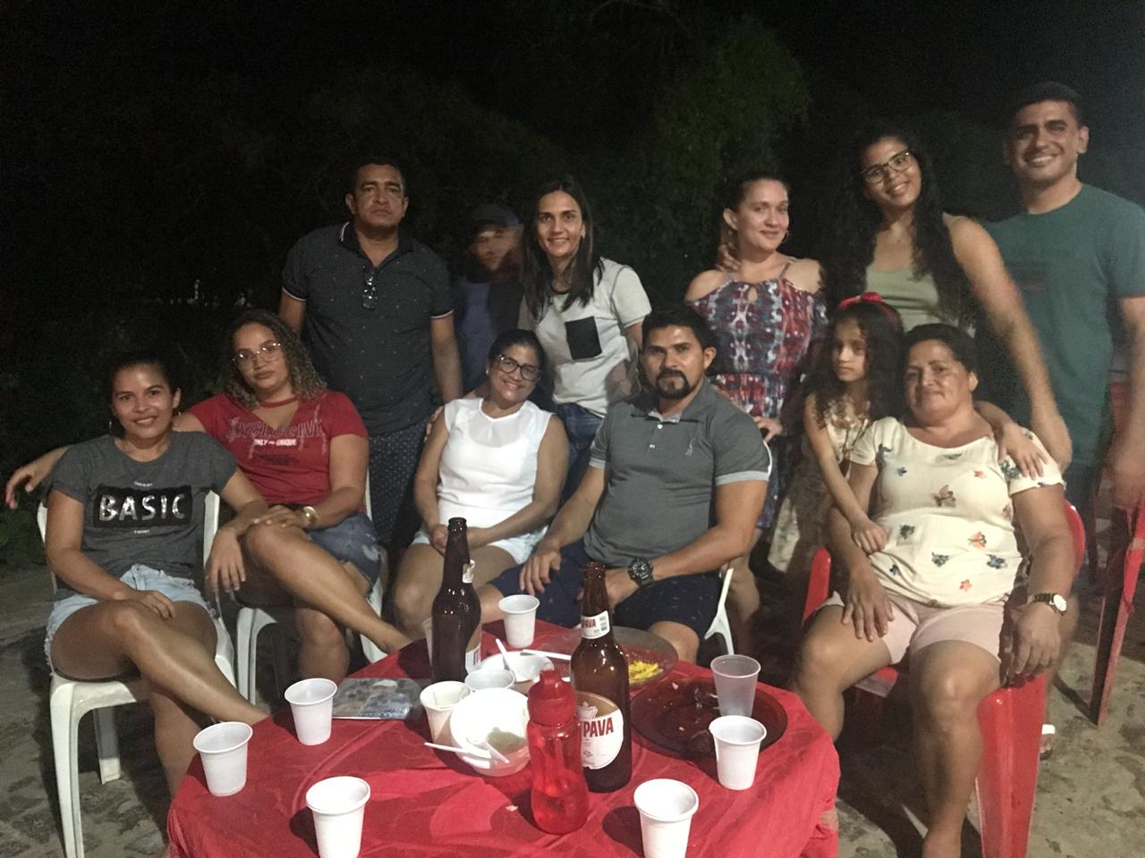 Morador faz festa para agradecer benefício para vereadora e prefeito  - Imagem 4