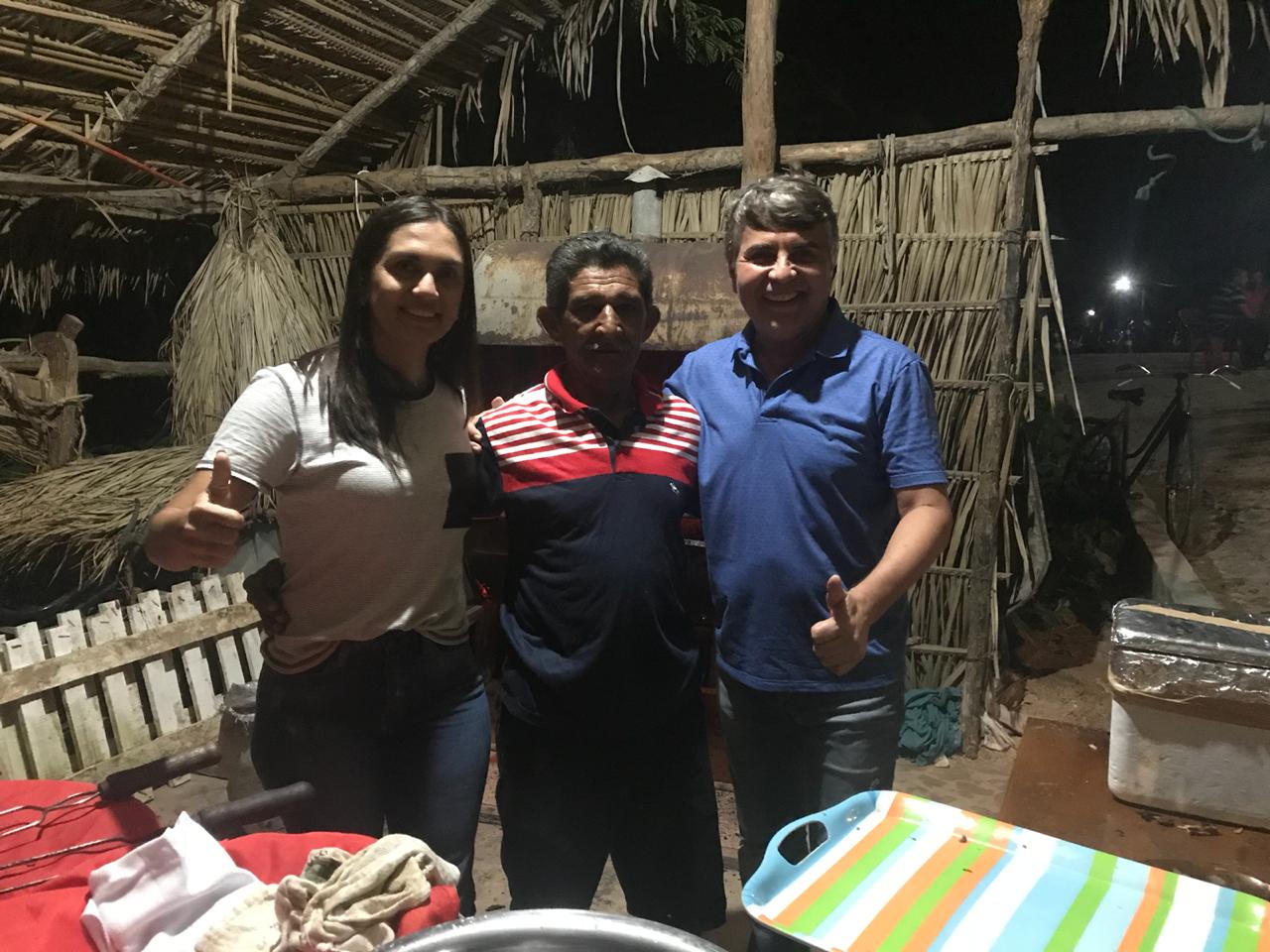 Morador faz festa para agradecer benefício para vereadora e prefeito  - Imagem 3