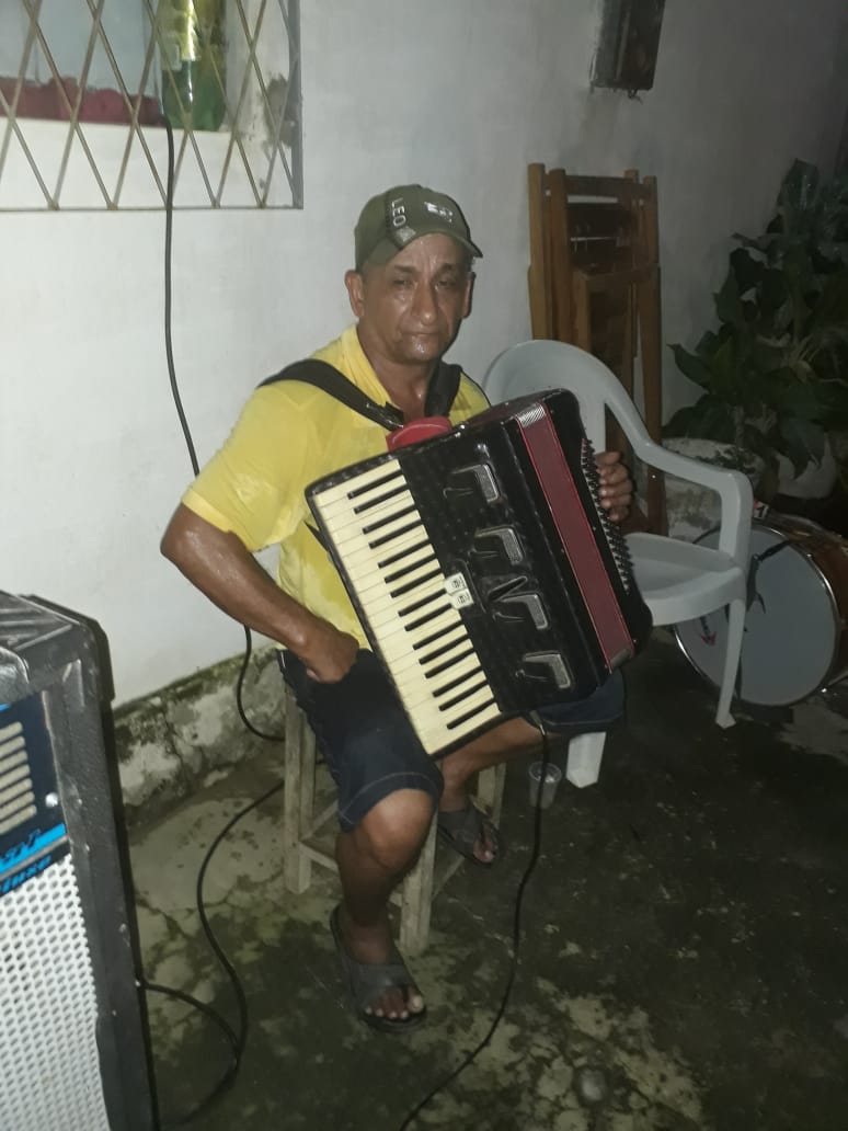 Morador faz festa para agradecer benefício para vereadora e prefeito  - Imagem 6