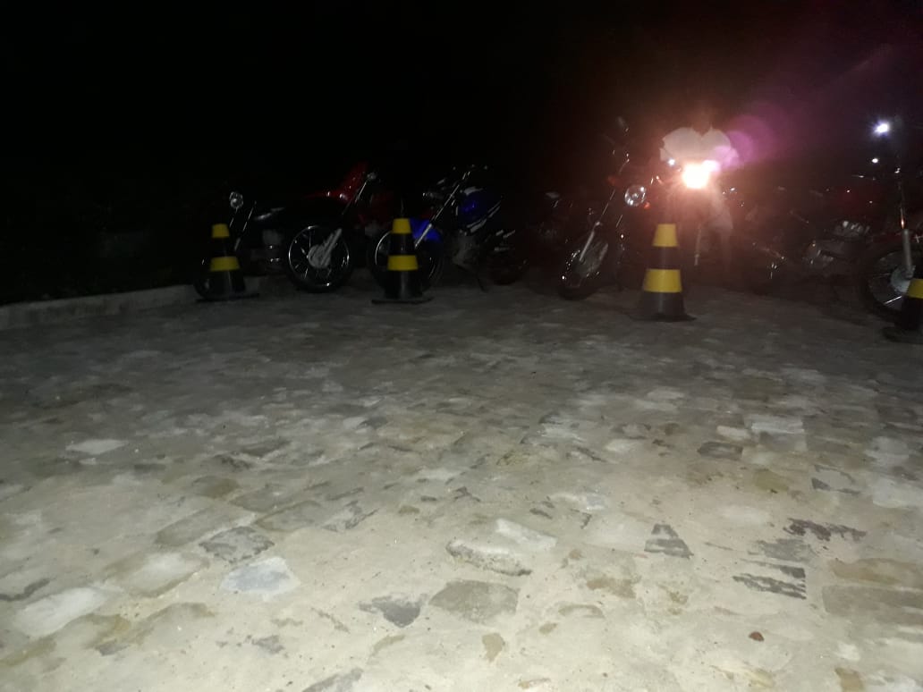 Morador faz festa para agradecer benefício para vereadora e prefeito  - Imagem 7