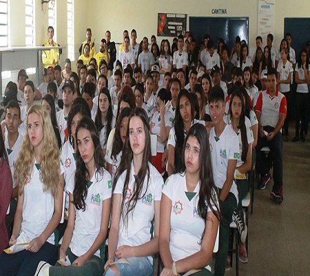 Escola de Pedro II recebe palestra sobre educação no trânsito