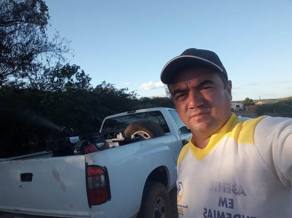 Prefeitura realiza combate à dengue com uso de carro fumacê  - Imagem 1