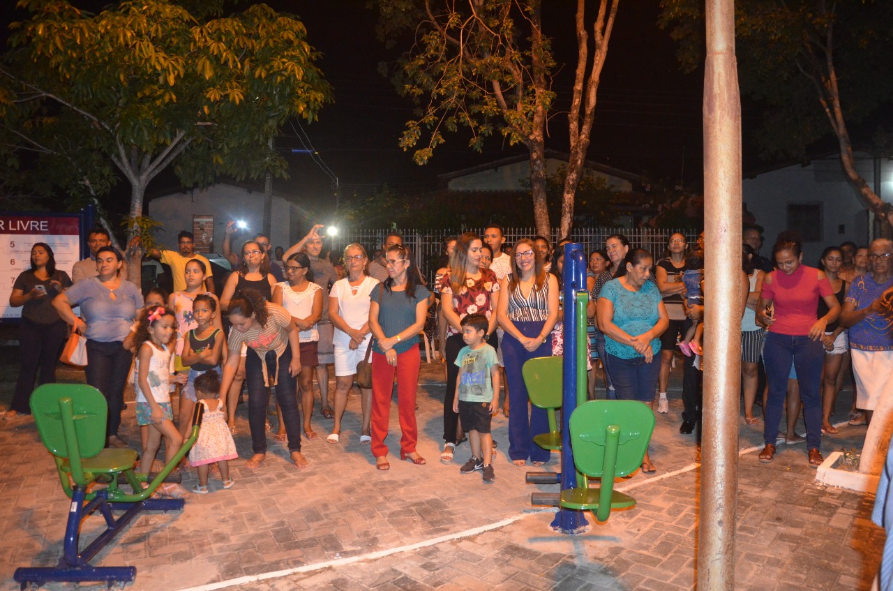 Secretaria de Infraestrutura do Estado entrega academia popular junto com prefeito João Luiz - Imagem 8