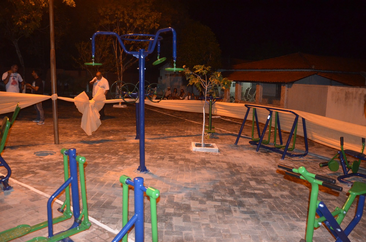 Secretaria de Infraestrutura do Estado entrega academia popular junto com prefeito João Luiz  - Imagem 5