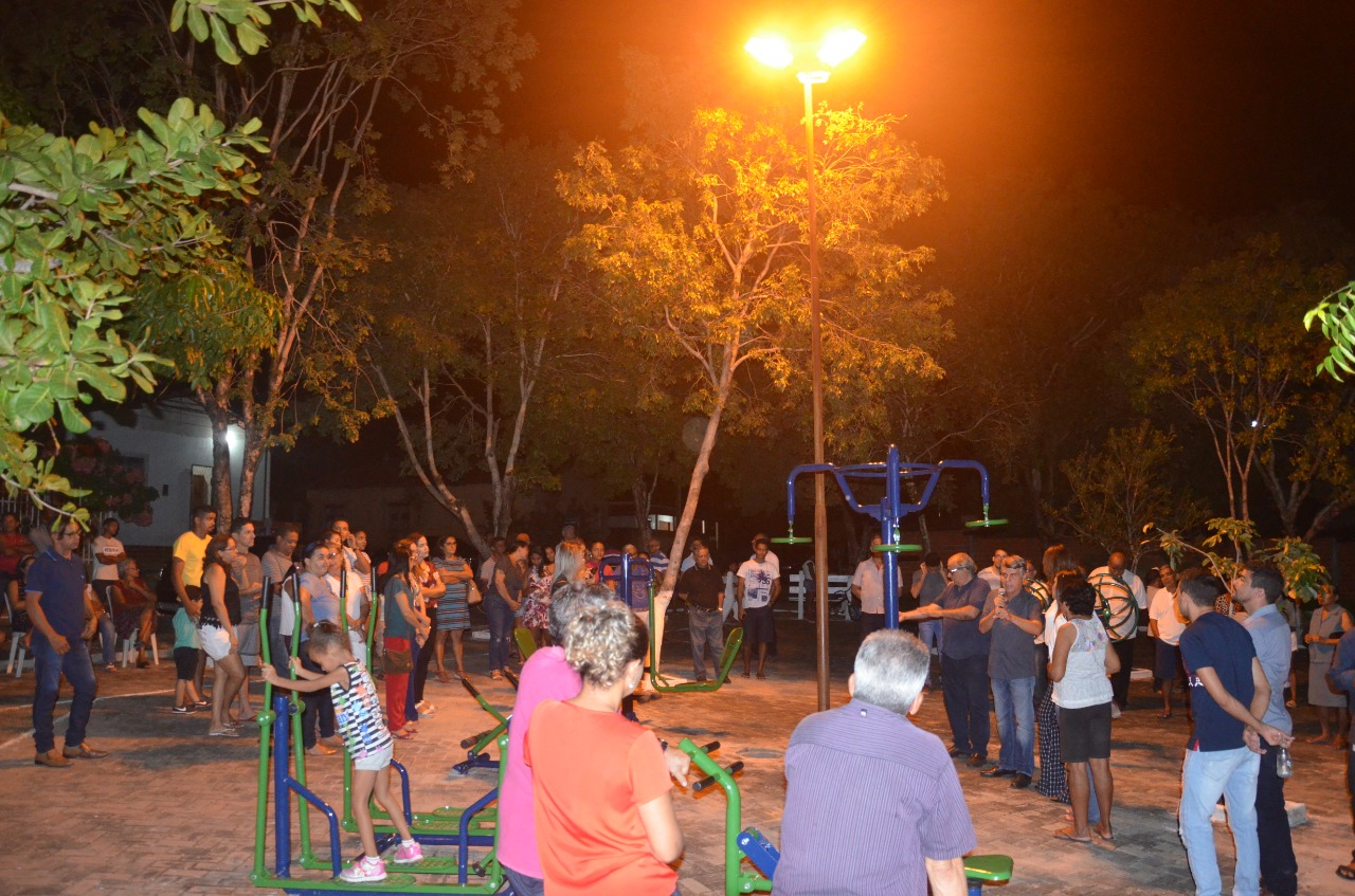 Secretaria de Infraestrutura do Estado entrega academia popular junto com prefeito João Luiz - Imagem 7