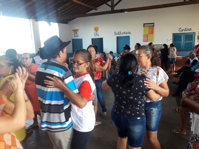 Idosos comemoram Dia das Mães em DEL - Imagem 21