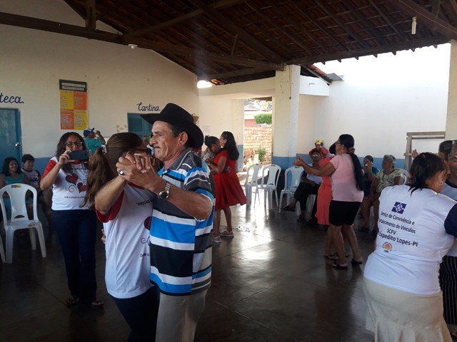 Idosos comemoram Dia das Mães em DEL - Imagem 15