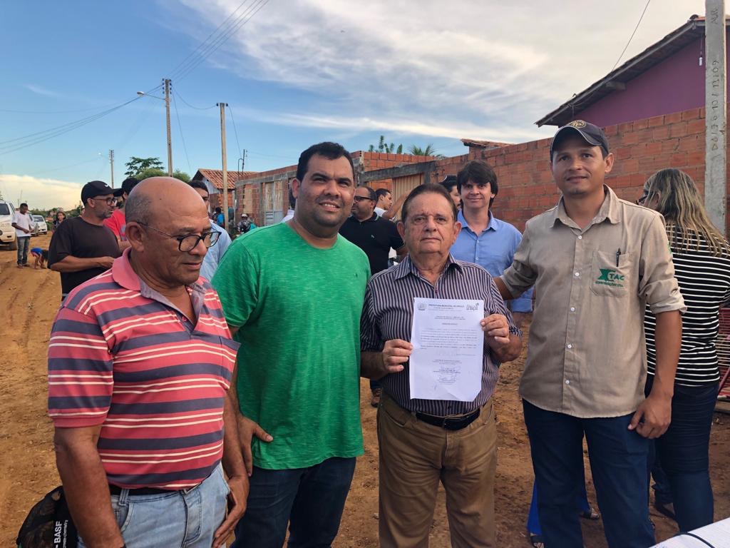 Prefeito de Uruçuí Dr. Wagner Coêlho assina ordem de serviço de pavimentação - Imagem 1