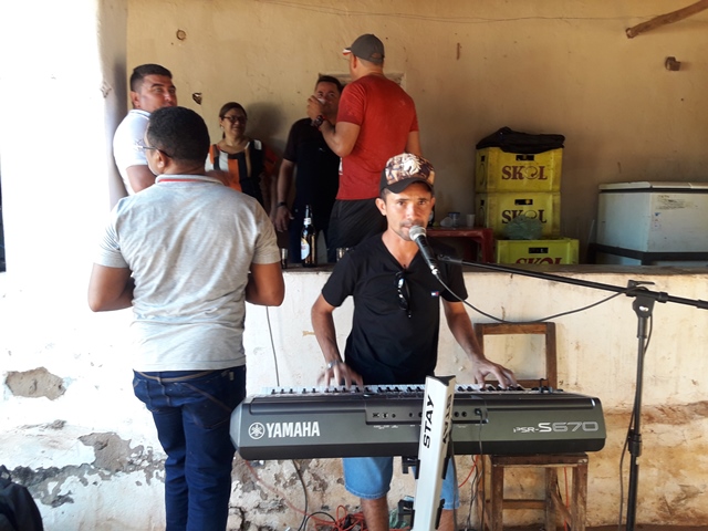 Peregrinação da subida do morro festejos da Santa Cruz em Malhada no município de Bocaina – PI - Imagem 27