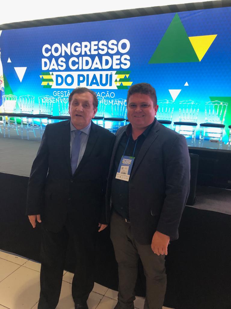 Prefeito de Santo Inácio participa do II Congresso das Cidades em Teresina - Imagem 5