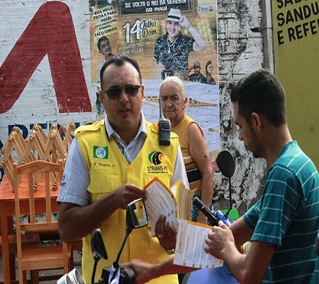 Caminhada e blitz educativa encerram campanha do “Maio Amarelo” em Pedro II