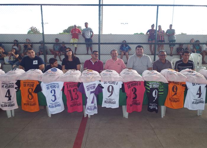 Atletas do futebol feminino iniciam a 2ª Copa Batom de Pedro II - Imagem 1
