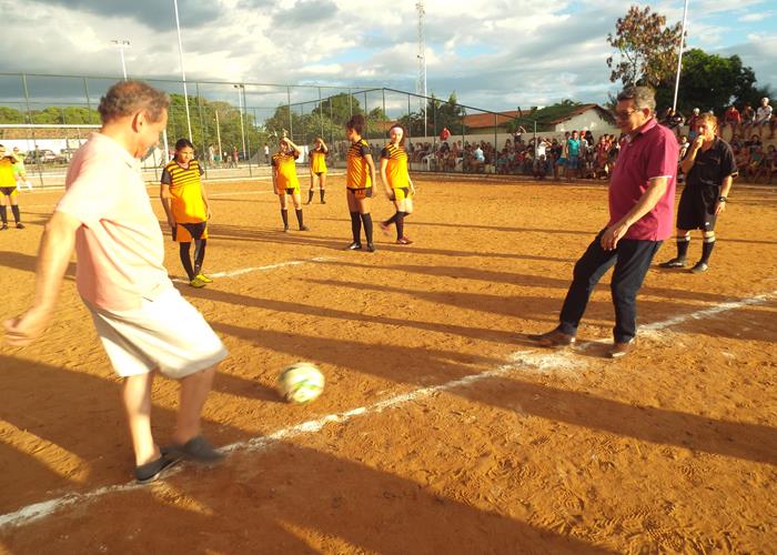 Atletas do futebol feminino iniciam a 2ª Copa Batom de Pedro II - Imagem 39