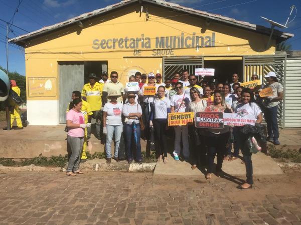 Secretaria de saúde realiza mutirão de limpeza na cidade de Santo Inácio 
