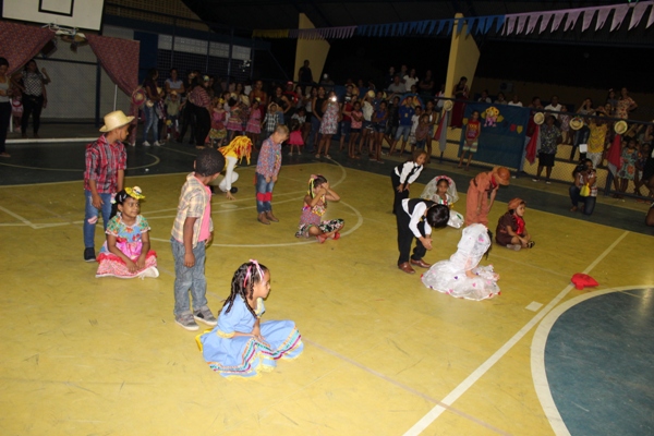 Escolinha Tia Loura realizou  arraiá com crianças - Imagem 36