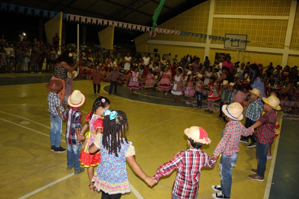 Escolinha Tia Loura realizou  arraiá com crianças - Imagem 28