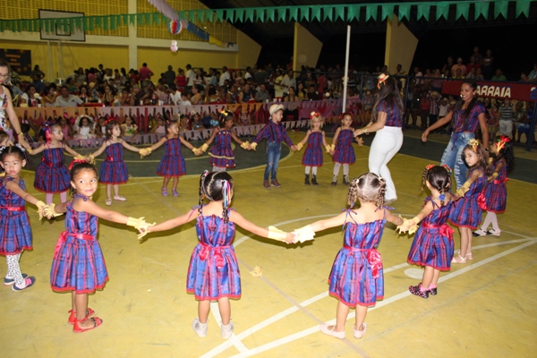 Escolinha Tia Loura realizou  arraiá com crianças - Imagem 13