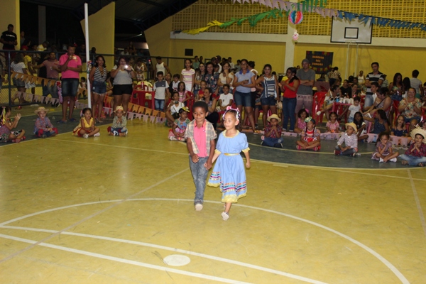 Escolinha Tia Loura realizou  arraiá com crianças - Imagem 45