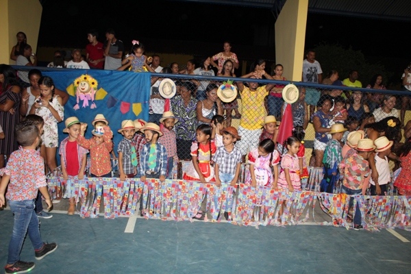 Escolinha Tia Loura realizou  arraiá com crianças - Imagem 24
