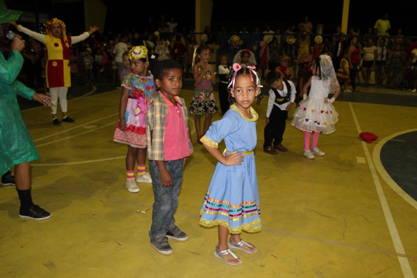 Escolinha Tia Loura realizou  arraiá com crianças - Imagem 35