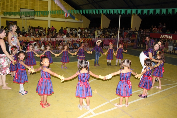 Escolinha Tia Loura realizou  arraiá com crianças - Imagem 12