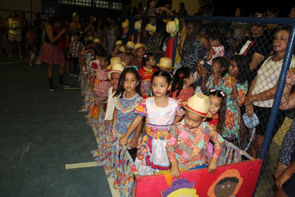 Escolinha Tia Loura realizou  arraiá com crianças - Imagem 25