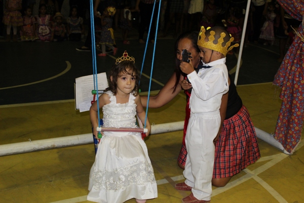 Escolinha Tia Loura realizou  arraiá com crianças - Imagem 7