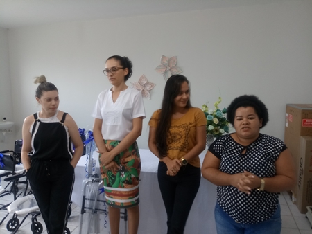 Secretaria Municipal de Saúde faz a entrega coletiva de cadeiras de rodas, cadeiras de banho e muletas. - Imagem 6