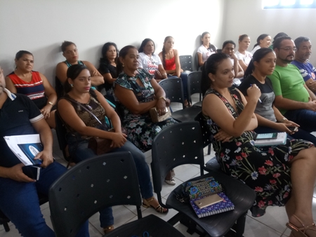 Secretaria Municipal de Saúde faz a entrega coletiva de cadeiras de rodas, cadeiras de banho e muletas. - Imagem 5
