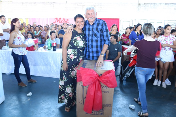 Prefeitura promoveu maior festa da história em homenagem as mães  - Imagem 38