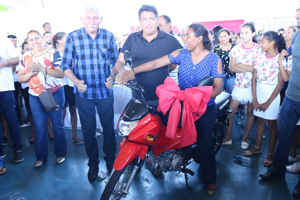 Prefeitura promoveu maior festa da história em homenagem as mães  - Imagem 44