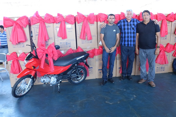 Prefeitura promoveu maior festa da história em homenagem as mães  - Imagem 2