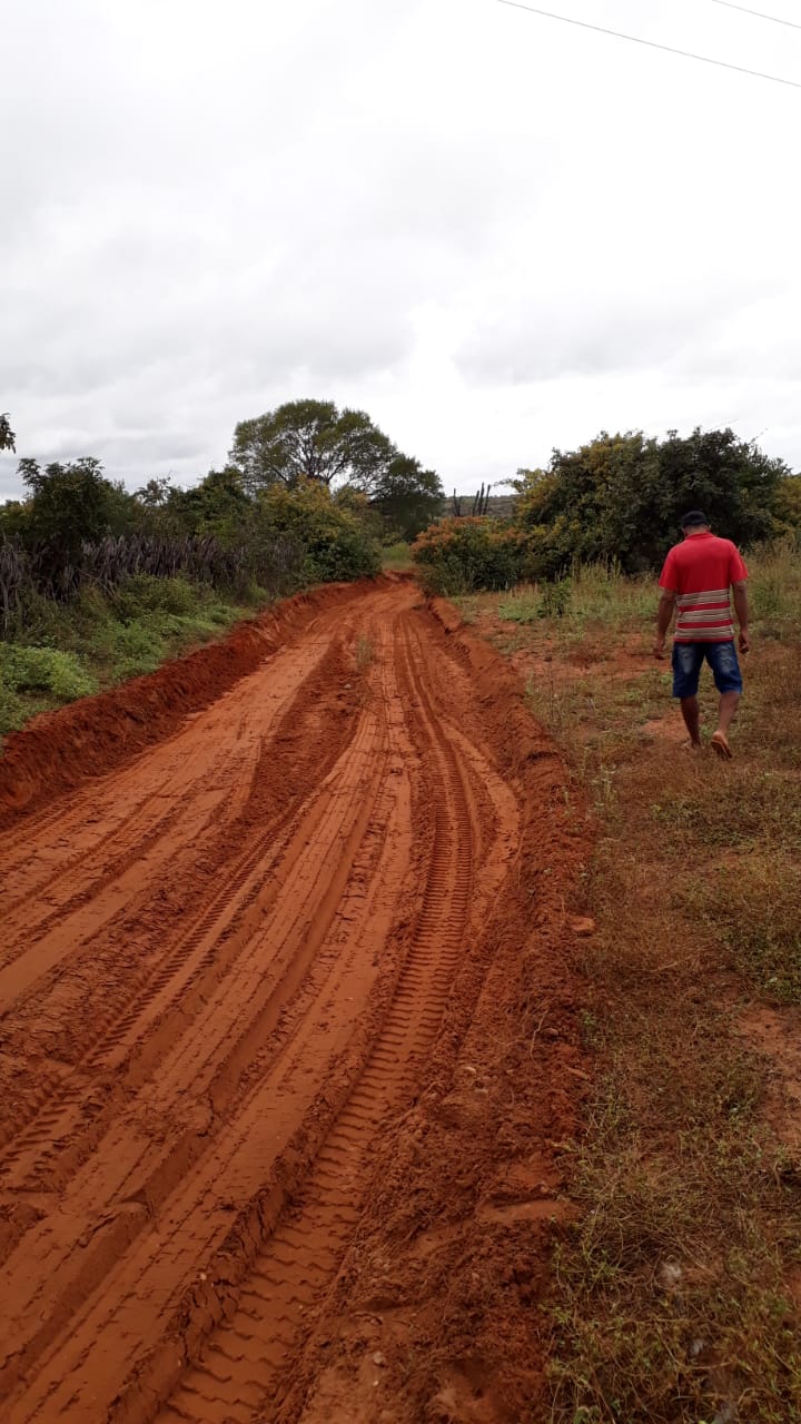 Prefeitura recupera estradas vicinais em Santo Inácio do Piauí - Imagem 5