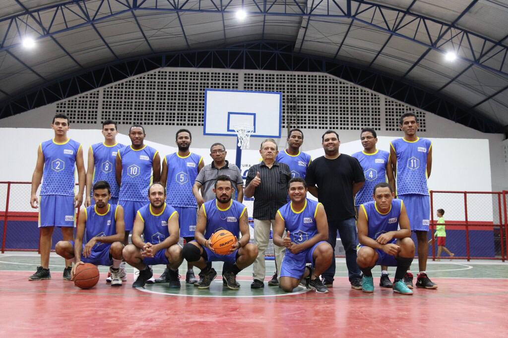 Todo reformado, ginásio é entregue a população Uruçuiense  - Imagem 1