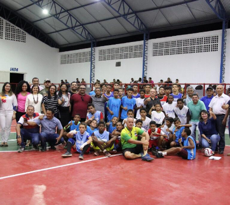 Todo reformado, ginásio é entregue a população Uruçuiense 