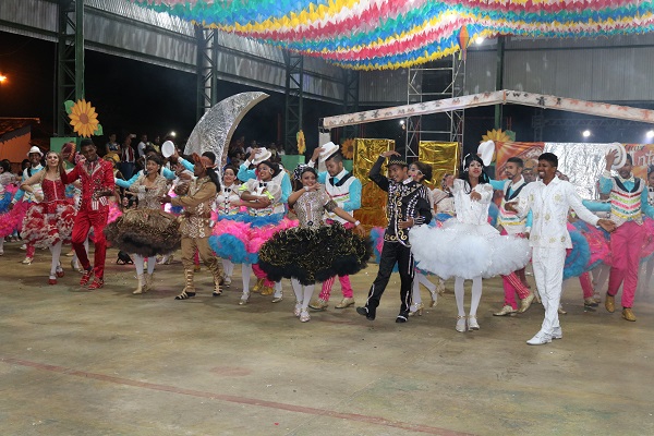 Luar de Santo Antônio e Sanfona Dourada se apresentaram no Festival Junino de N. S. dos Remédios  - Imagem 23