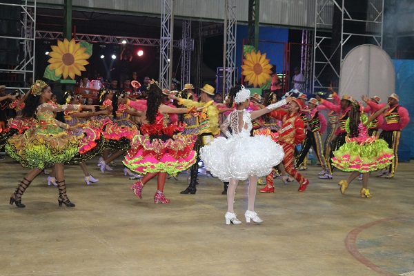 Luar de Santo Antônio e Sanfona Dourada se apresentaram no Festival Junino de N. S. dos Remédios  - Imagem 9