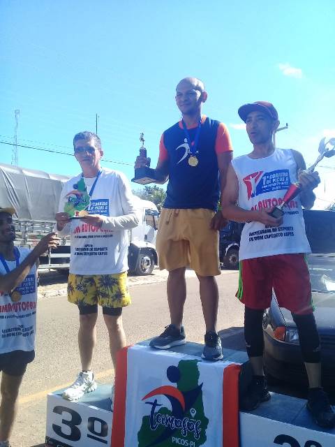 Atletas realizam Primeira Corrida de Picos a Dom Expedito Lopes - Imagem 35