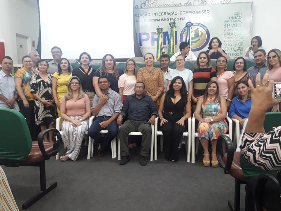 Secretária de saúde de Santo Inácio participa do 1º seminário qualificação da assistência farmacêutica - Imagem 3