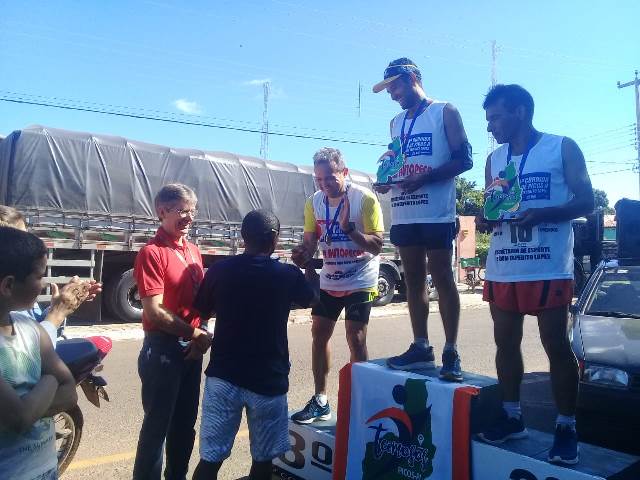 Atletas realizam Primeira Corrida de Picos a Dom Expedito Lopes - Imagem 40