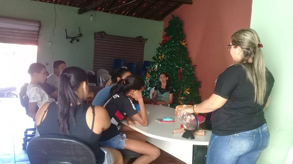 Adolescentes participam de palestra sobre prevenção de gravidez na adolescência  - Imagem 3
