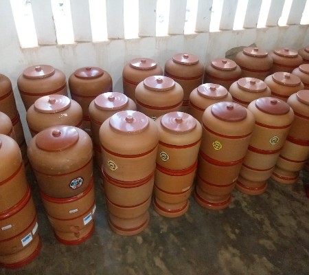 Prefeito Dr. José Maria faz entrega de Filtros na Comunidade Furta-lhe A Volta.