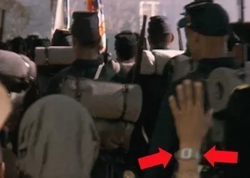 Conheça erros de figurino de filmes que ninguém reparou - imagem 219