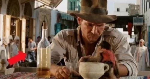 Conheça erros de figurino de filmes que ninguém reparou - imagem 216