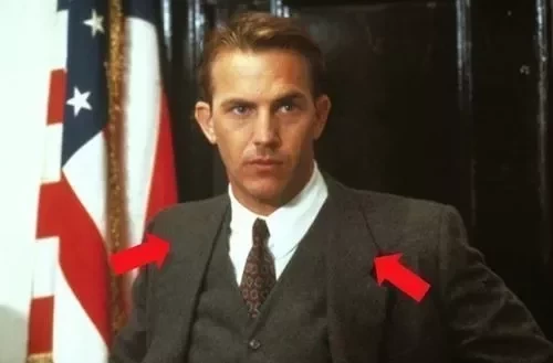 Conheça erros de figurino de filmes que ninguém reparou - imagem 224