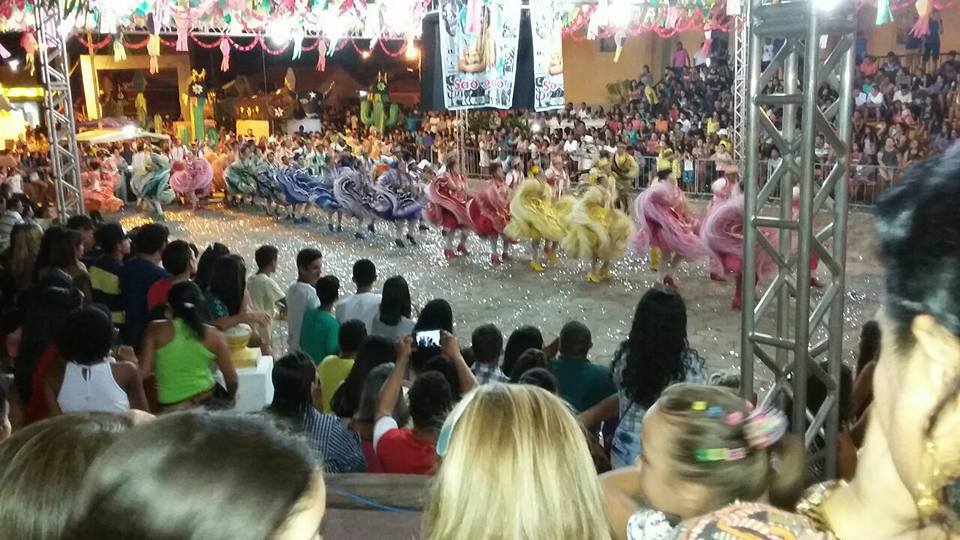 Com criatividade prefeitura de Barras realiza Festival Folclórico - Imagem 9