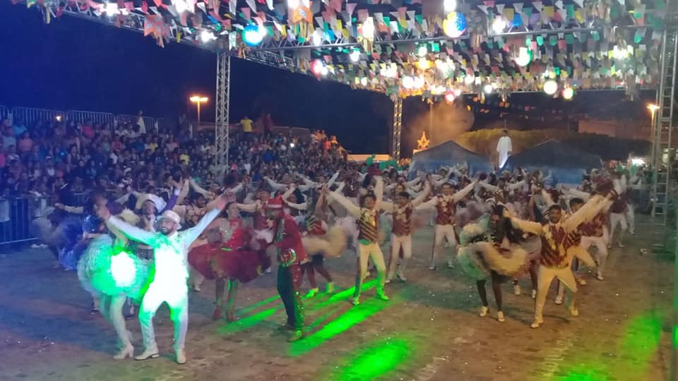 Com criatividade prefeitura de Barras realiza Festival Folclórico - Imagem 6